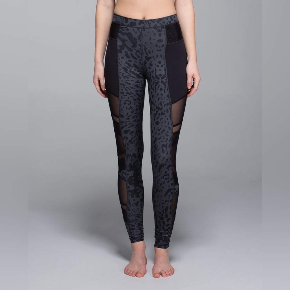 Lululemon Leopard Mesh print.